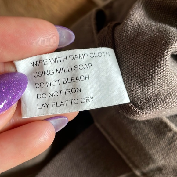 RETIRED Abercrombie Tote in Brown with leather patch - Picture 5 of 10